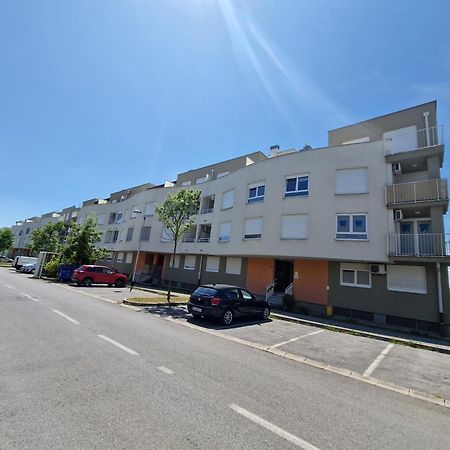 Apartment Rose Sesvete Luaran gambar